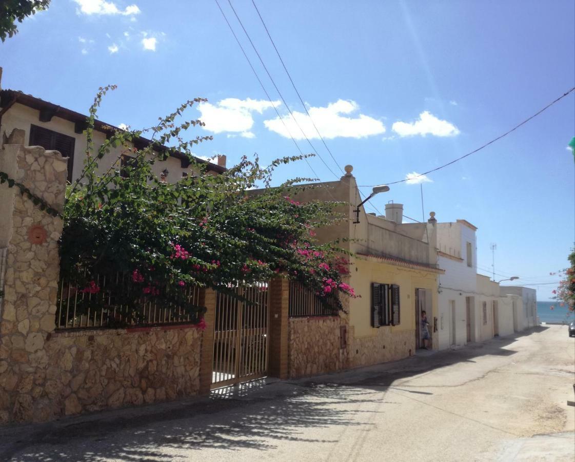 Vila Casa Vacanze Mediterraneo Tre Fontane Exteriér fotografie